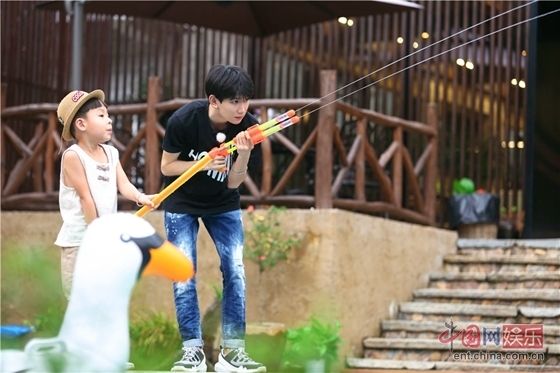 Vương Nguyên nhận chức sứ giả giáo dục thanh niên của UNICEF