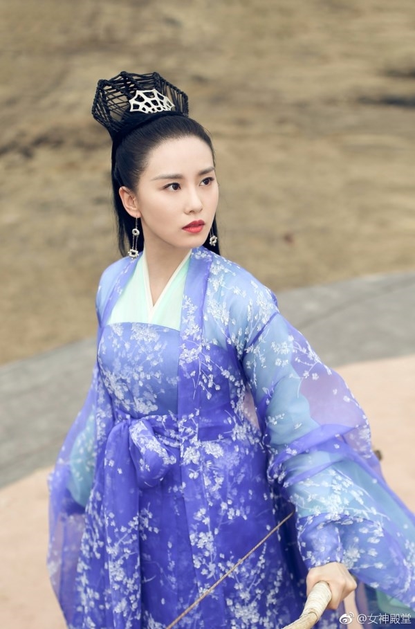 Những tạo hình bị chê là thảm họa của Cbiz trong năm 2017