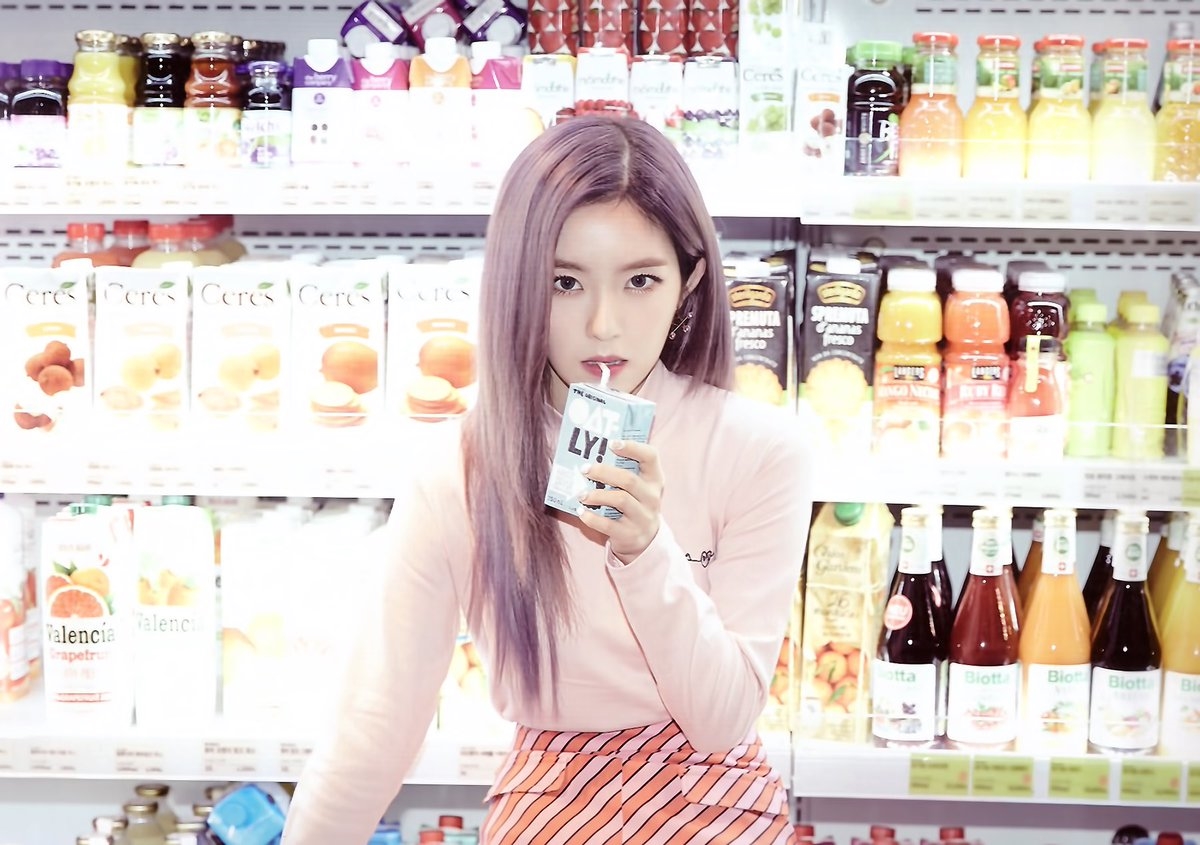 Ánh mắt sắc lạnh của Irene (Red Velvet) dễ gây hiểu nhầm