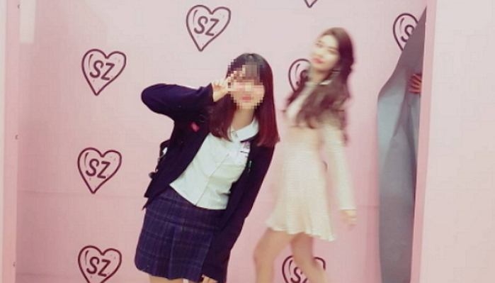 Suzy khiến fan cười ngất khi làm thánh chụp ké trong ngày sinh nhật