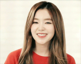 Ánh mắt sắc lạnh của Irene (Red Velvet) dễ gây hiểu nhầm