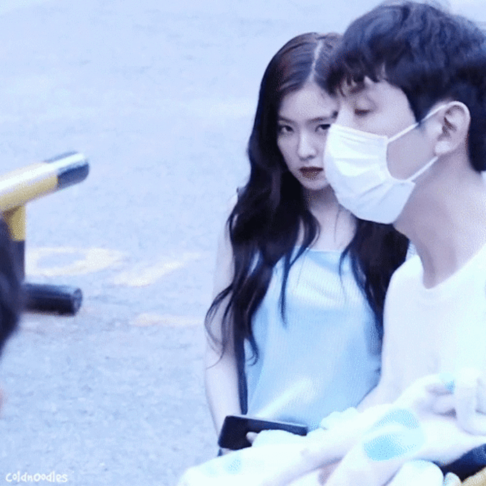 Ánh mắt sắc lạnh của Irene (Red Velvet) dễ gây hiểu nhầm