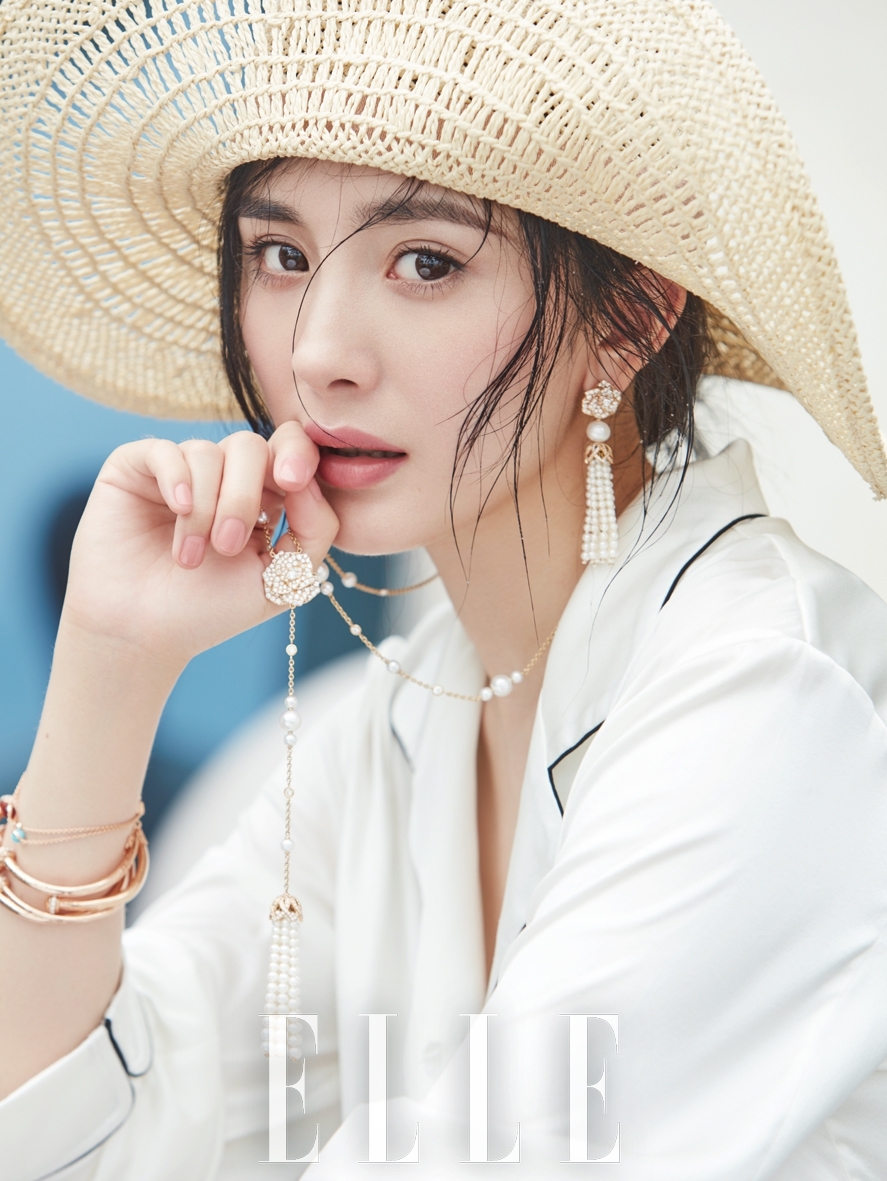 Mỹ nhân nào xứng đáng là 'nữ cường nhân' xinh đẹp và tài năng của Cbiz