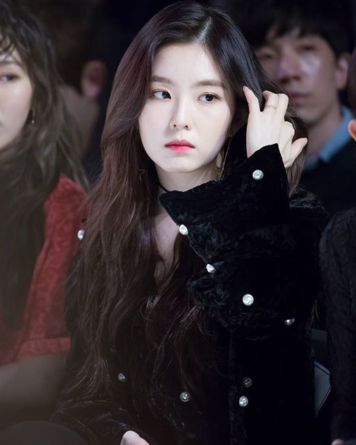 Ánh mắt sắc lạnh của Irene (Red Velvet) dễ gây hiểu nhầm