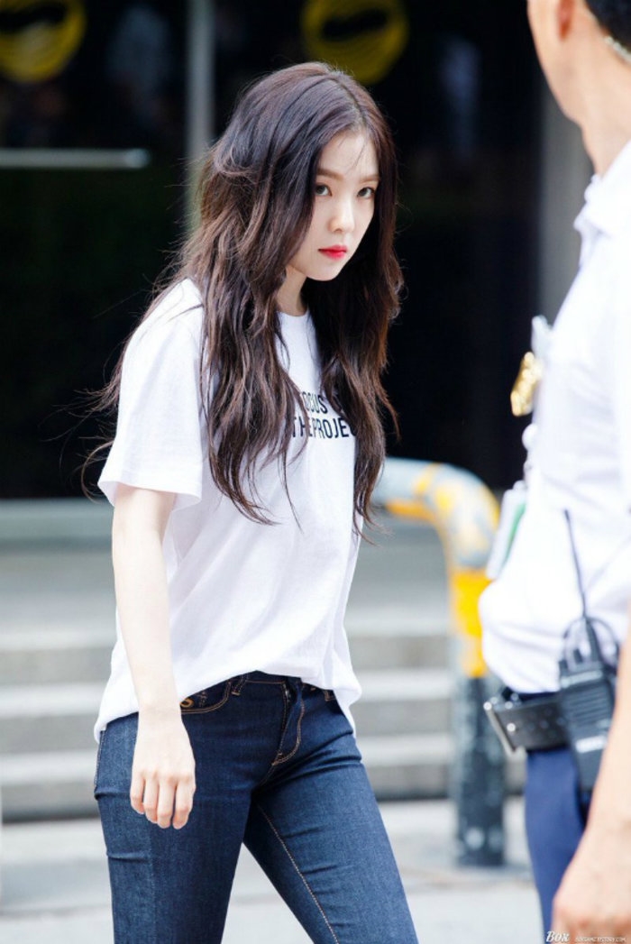 Ánh mắt sắc lạnh của Irene (Red Velvet) dễ gây hiểu nhầm