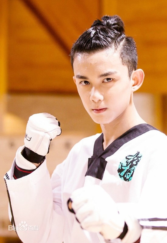 Fan lo lắng Triệu Lệ Dĩnh vất vả ''gánh team" khi hợp tác với Ngô Diệc Phàm và Ngô Lỗi trong phim mới