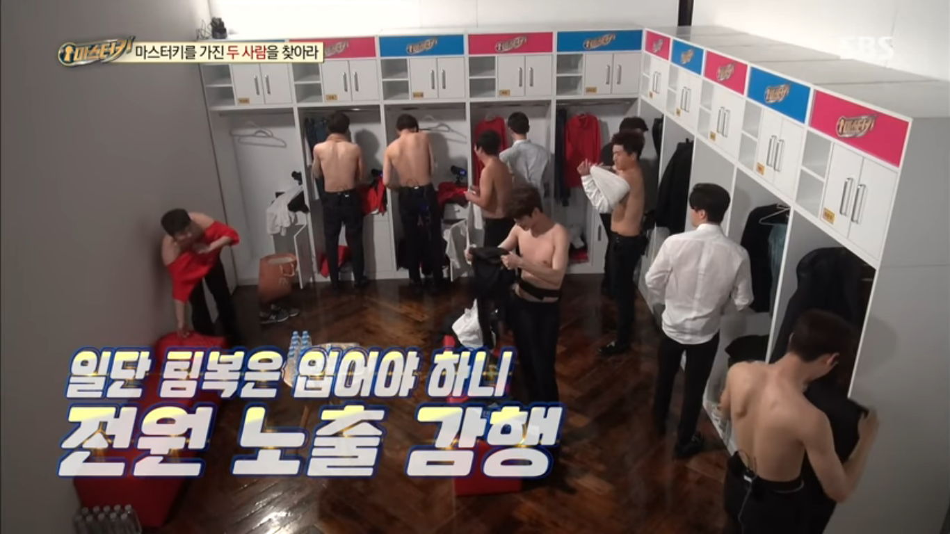 Hàng loạt nam thần cởi đồ, Kang Daniel và Baekhyun khoe cơ bụng