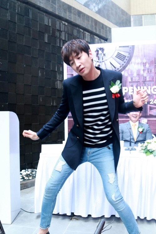 Lee Kwang Soo và Haha sẽ đến Hà Nội