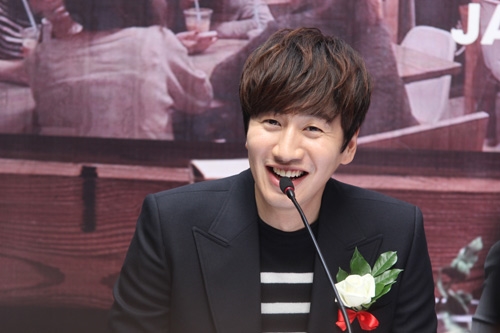 Lee Kwang Soo và Haha sẽ đến Hà Nội