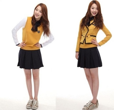 Những mẫu đồng phục trở nên nổi tiếng nhờ các thần tượng Kpop lăng xê