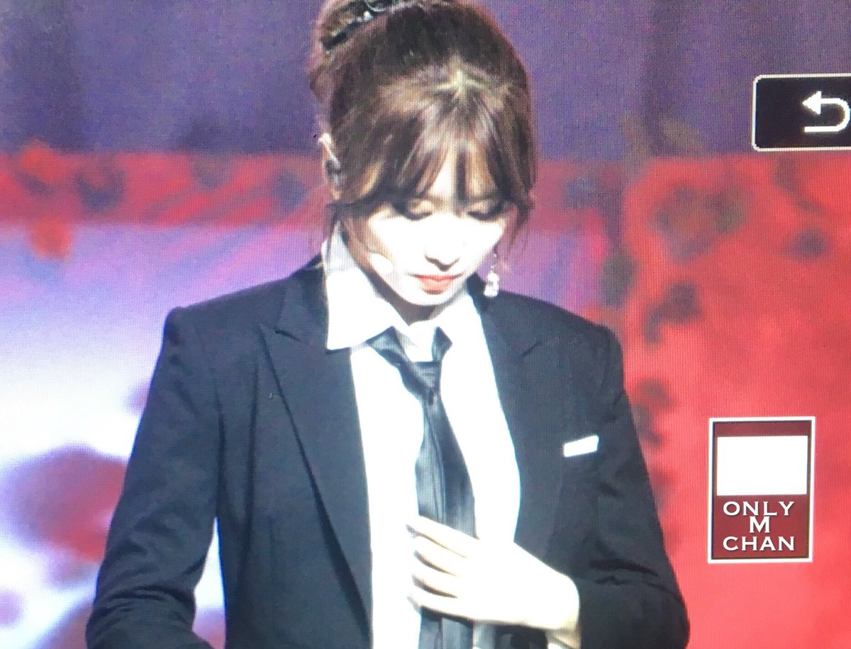 http://dienanh.net/news/cover-hit-genie-cua-snsd-twice-duoc-khen-toi-tap-vi-xinh-dep-het-nac-12271.html