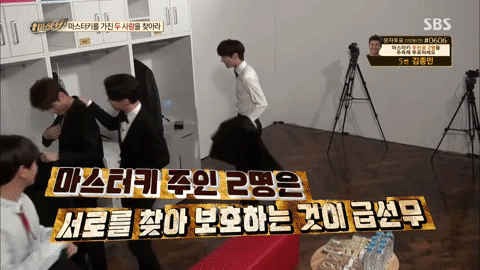 Hàng loạt nam thần cởi đồ, Kang Daniel và Baekhyun khoe cơ bụng