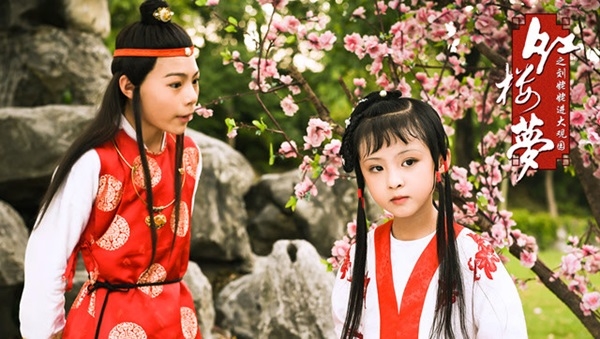 Hệ lụy lớn khi diễn viên nhí Hoa ngữ đóng cảnh yêu đương, chém giết