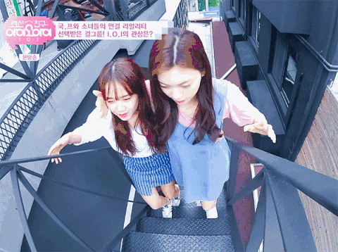 Khoảnh khắc gần nhau trao yêu thương của "nấm lùn" và "cao kều" nhóm nhạc Kpop đốn tim fan