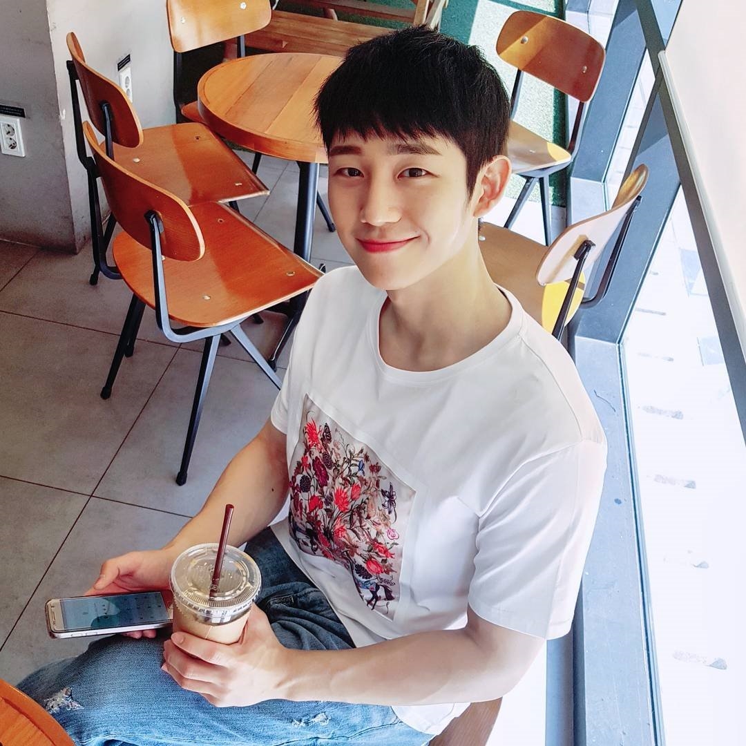 Jung Hae In - chàng nam thứ hot nhất màn ảnh Hàn Quốc 2017