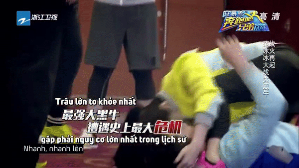 Mỹ nhân Hoa Ngữ rũ bỏ hình tượng khi tham gia game show