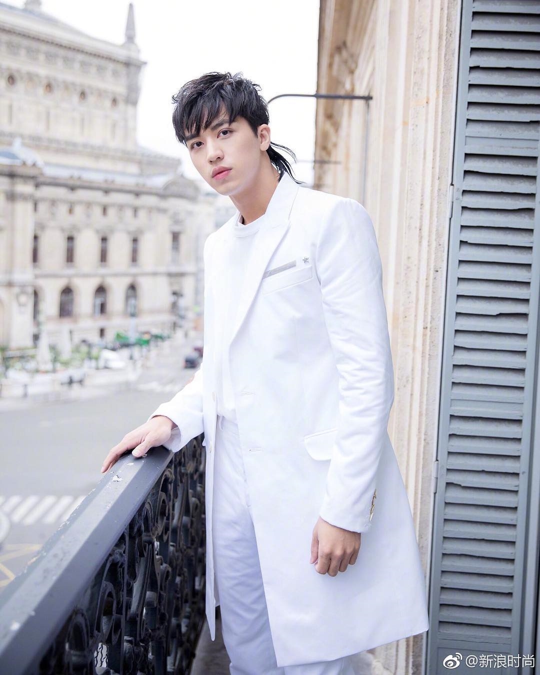 Fan "rụng tim" khi sao nam không ngừng lăng xê mốt tóc dài lãng tử