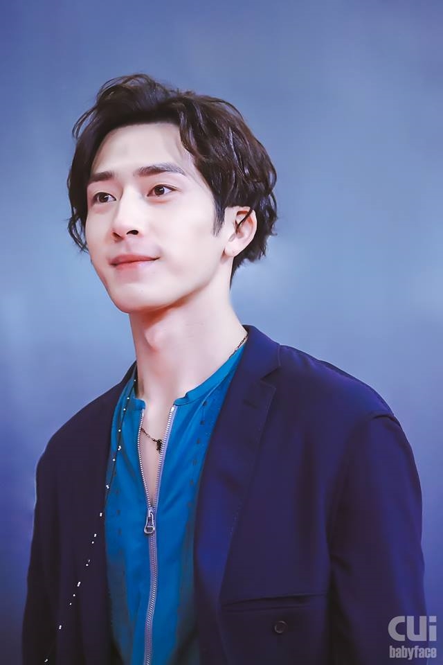 Fan "rụng tim" khi sao nam không ngừng lăng xê mốt tóc dài lãng tử
