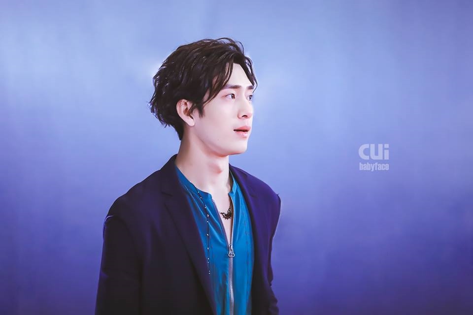 Fan "rụng tim" khi sao nam không ngừng lăng xê mốt tóc dài lãng tử