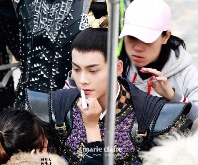 Make up, công đoạn không thể thiếu của các ngôi sao Hoa Ngữ