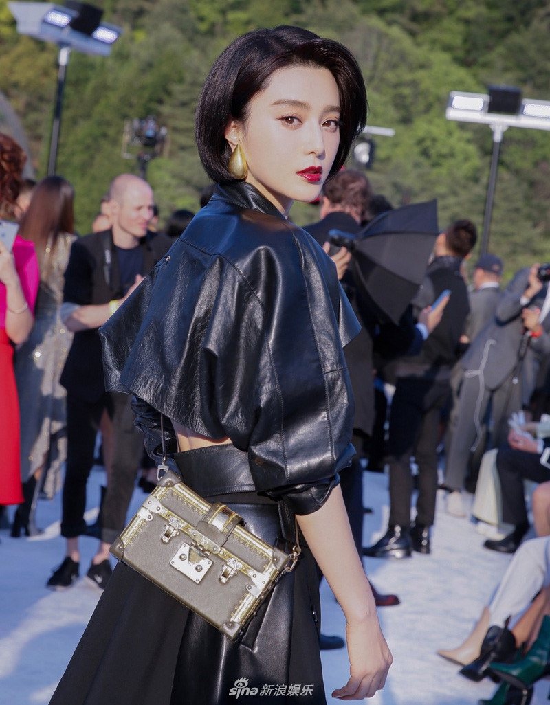 Choáng ngợp gu thời trang các ngôi sao xứng đáng là fashionista của thời trang Cbiz