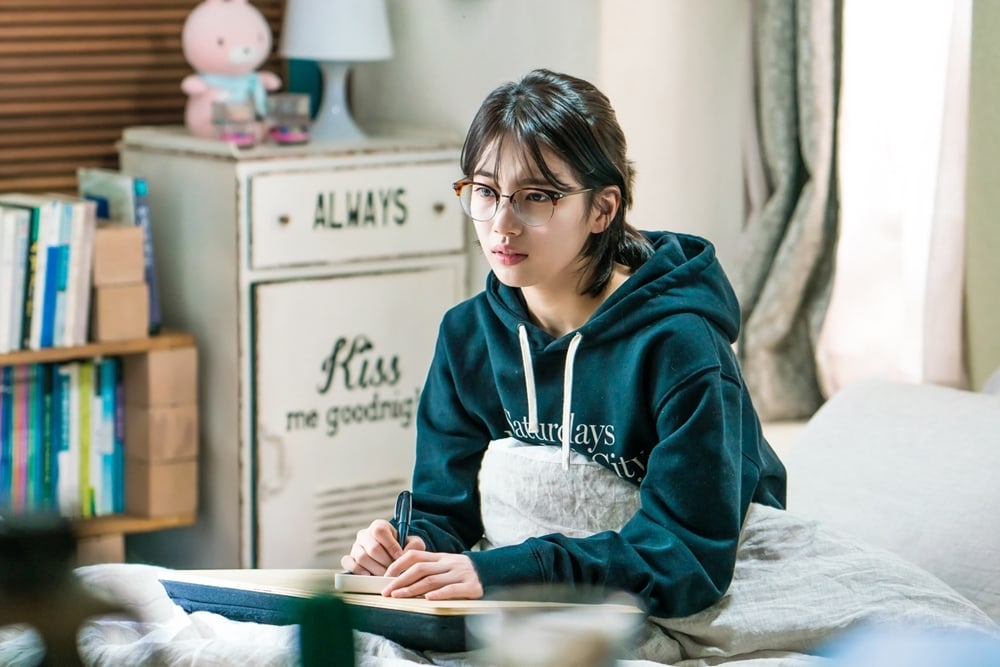 Bỏ qua khả năng diễn xuất, bạn thấy nữ chính phim Hàn nào xinh nhất?