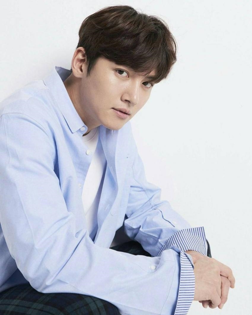 Lee Jong Hyun hết lời khen ngợi bạn thân Ji Chang Wook