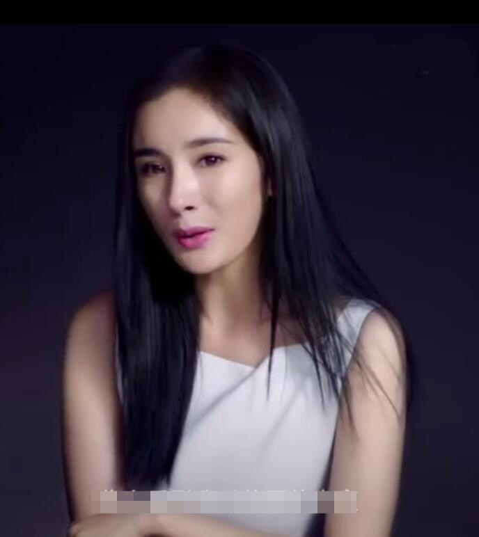 Dương Mịch bị chê đơ trong clip quảng cáo mới vì mặt khác lạ