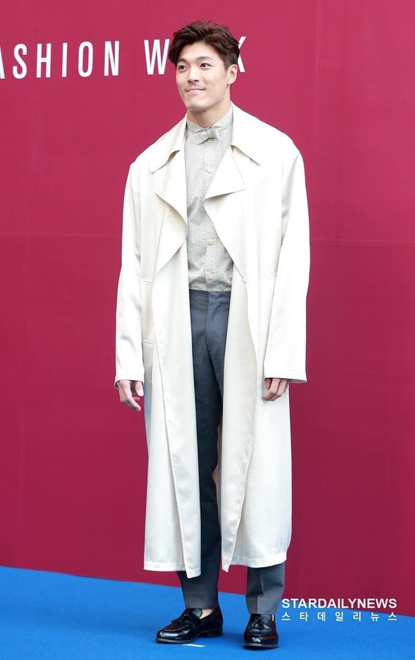 Dàn sao Hàn đình đám quy tụ tại Seoul Fashion Week