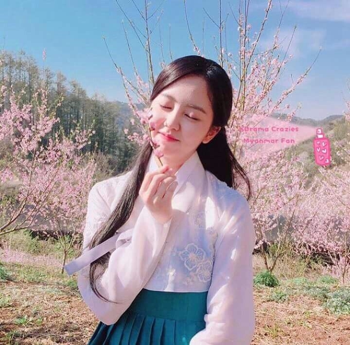 Twice Nayeon đứng đầu BXH sao nữ mặc Hanbok đẹp nhất