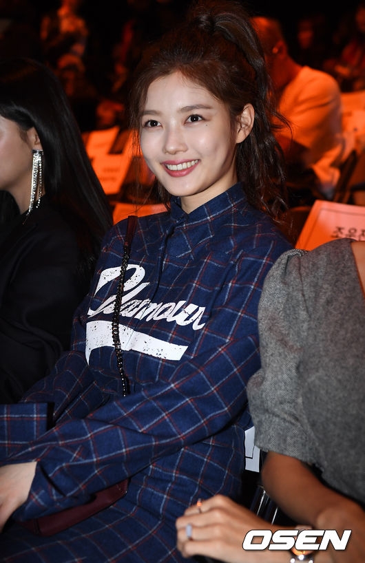 Kim Yoo Jung nổi bật giữa dàn sao trong 'Seoul Fashion Week 2018'