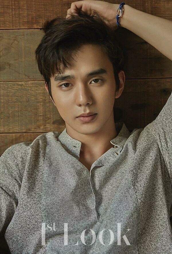 'I'm Not A Robot' của Yoo Seung Ho tiết lộ hình ảnh buổi đọc kịch bản