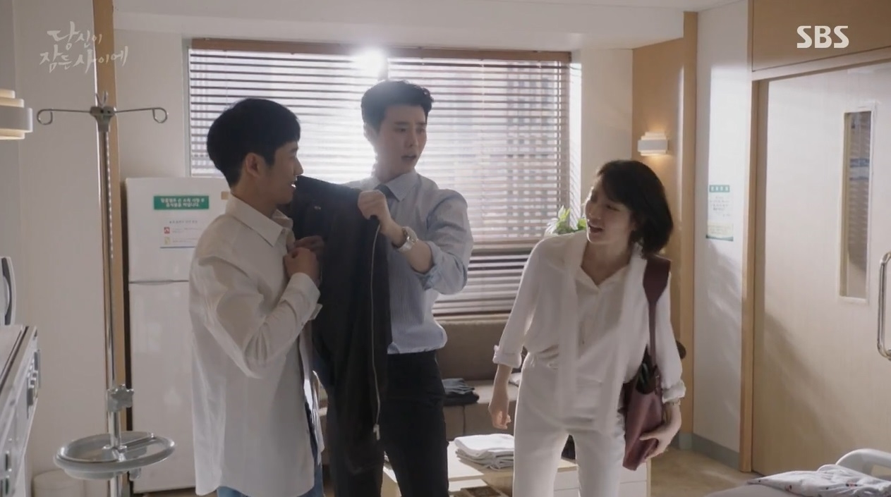 Nụ hôn đáng yêu của Suzy và Lee Jong Suk "gây sốt" cộng đồng mạng