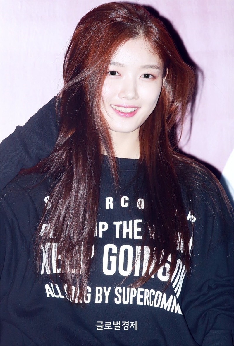Kim Yoo Jung nổi bật giữa dàn sao trong 'Seoul Fashion Week 2018'