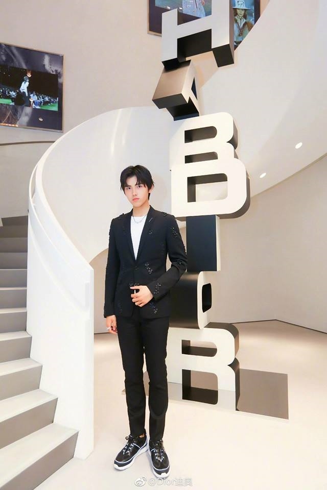 Trần Phi Vũ chính thức trở thành tân đại sứ thương hiệu DIOR.