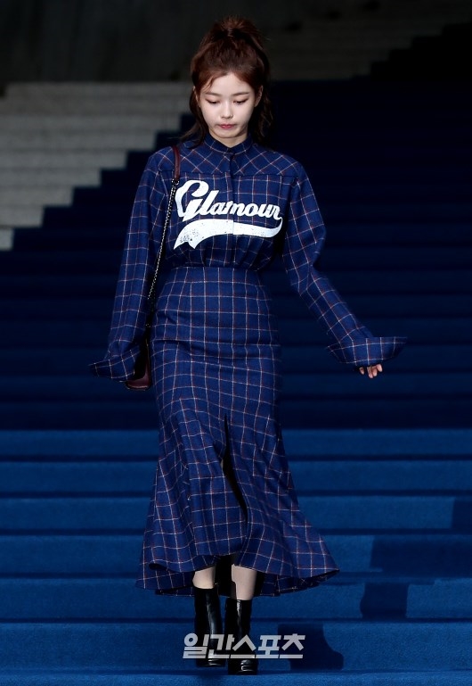 Kim Yoo Jung nổi bật giữa dàn sao trong 'Seoul Fashion Week 2018'