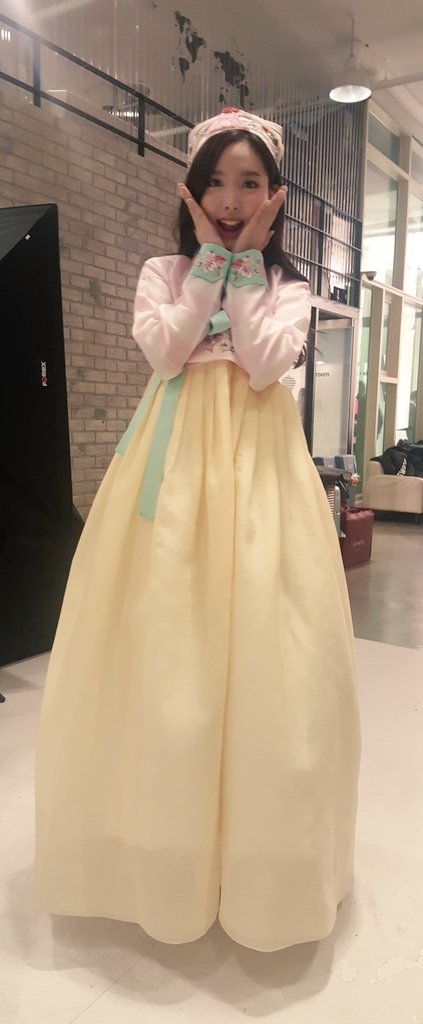 Twice Nayeon đứng đầu BXH sao nữ mặc Hanbok đẹp nhất