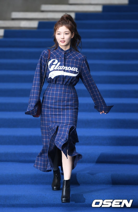 Kim Yoo Jung nổi bật giữa dàn sao trong 'Seoul Fashion Week 2018'