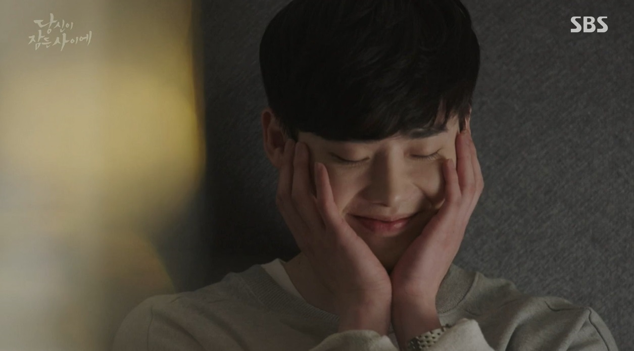Nụ hôn đáng yêu của Suzy và Lee Jong Suk "gây sốt" cộng đồng mạng
