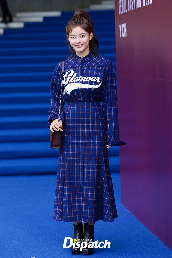 Kim Yoo Jung nổi bật giữa dàn sao trong 'Seoul Fashion Week 2018'
