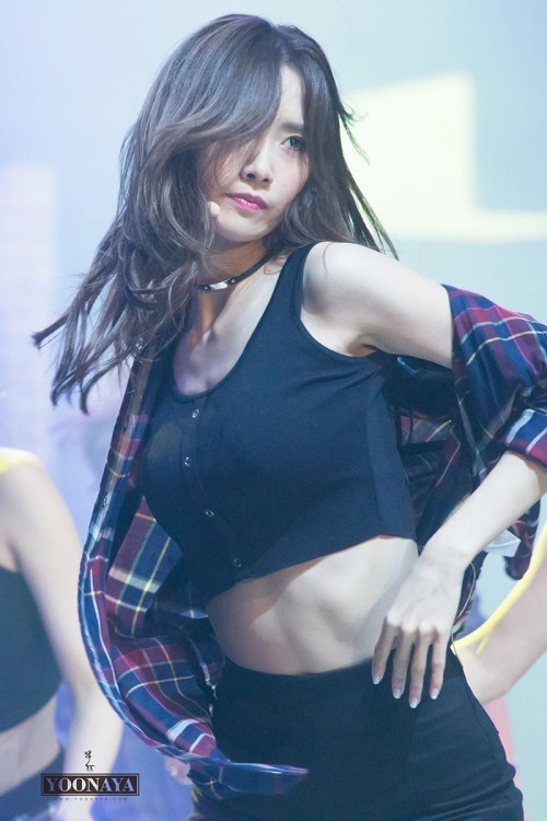 Thần thái xuất sắc của các mỹ nhân Kpop trong những bộ trang phục đen
