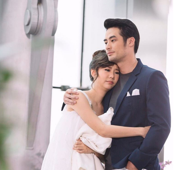 Alek Teeradetch thừa nhận đang tìm hiểu Toey Jarinporn