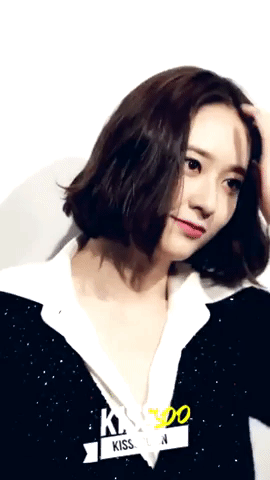 Krystal bùng nổ khí chất khó ai bì kịp với mái tóc ngắn mới