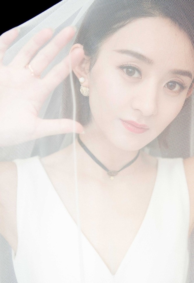 Khi mỹ nhân giấu mặt sau tấm màn che, ai là người có vẻ đẹp quyến rũ?