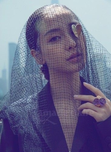 Khi mỹ nhân giấu mặt sau tấm màn che, ai là người có vẻ đẹp quyến rũ?