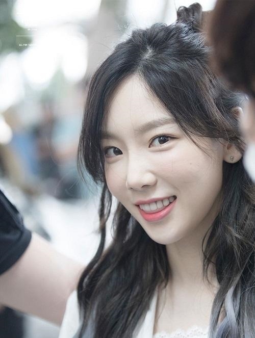 Những khoảnh khắc idol chợt nhận ra máy quay đang hướng vào mình