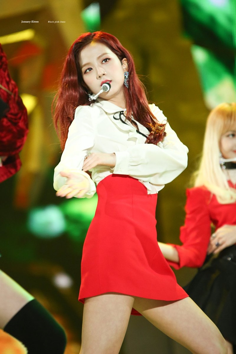 Vẻ đẹp rạng rỡ của các mỹ nhân Kpop khi khoác lên mình trang phục đỏ