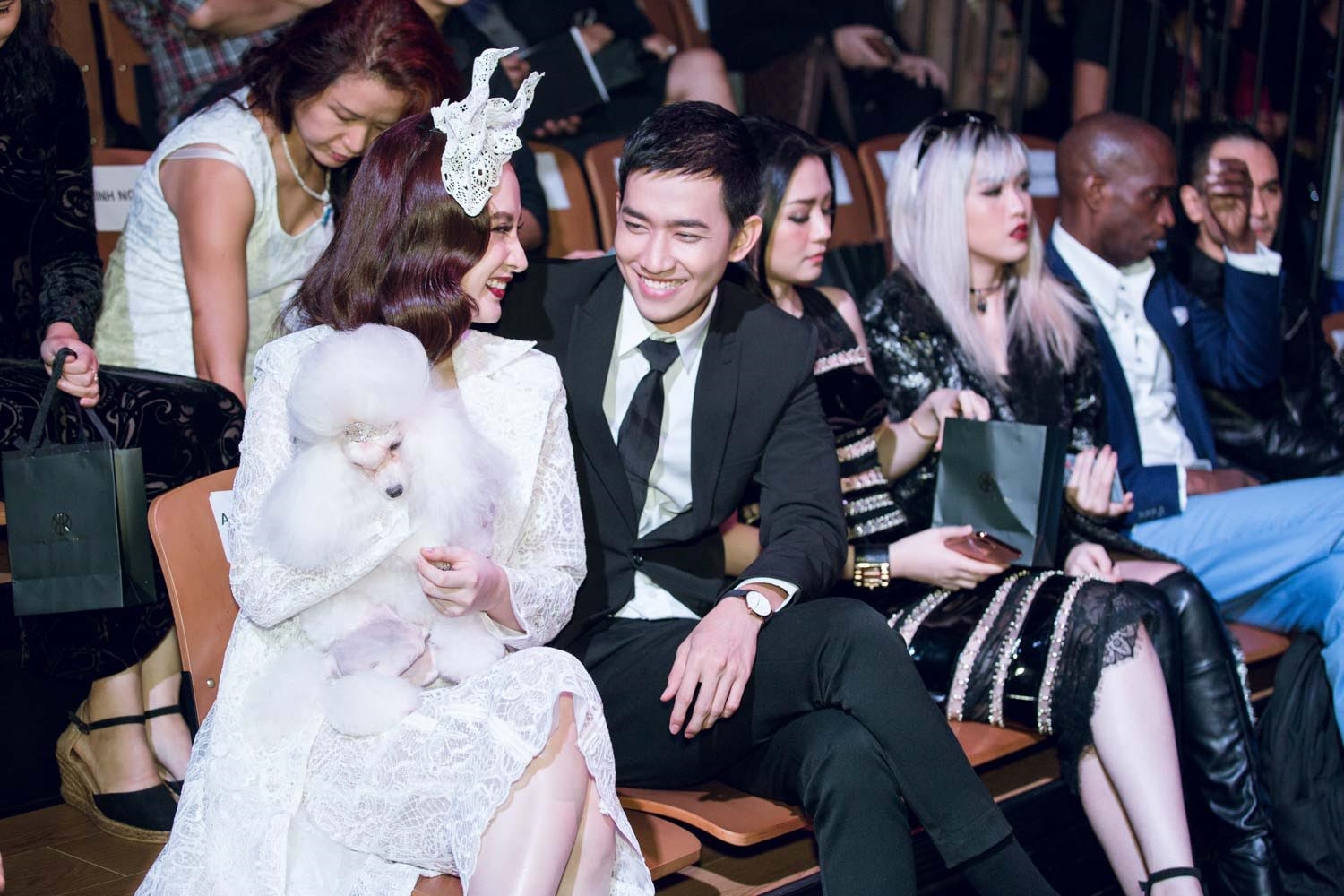 Xuất hiện ở show thời trang, mỹ nhân nào toát lên khí chất ngôi sao?