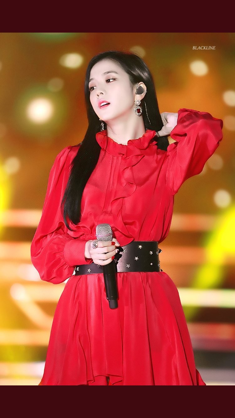 Vẻ đẹp rạng rỡ của các mỹ nhân Kpop khi khoác lên mình trang phục đỏ