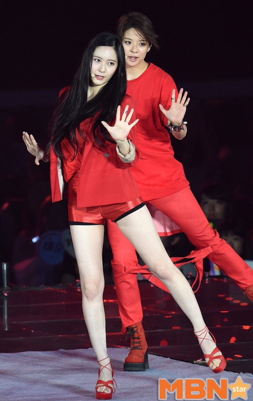 Vẻ đẹp rạng rỡ của các mỹ nhân Kpop khi khoác lên mình trang phục đỏ